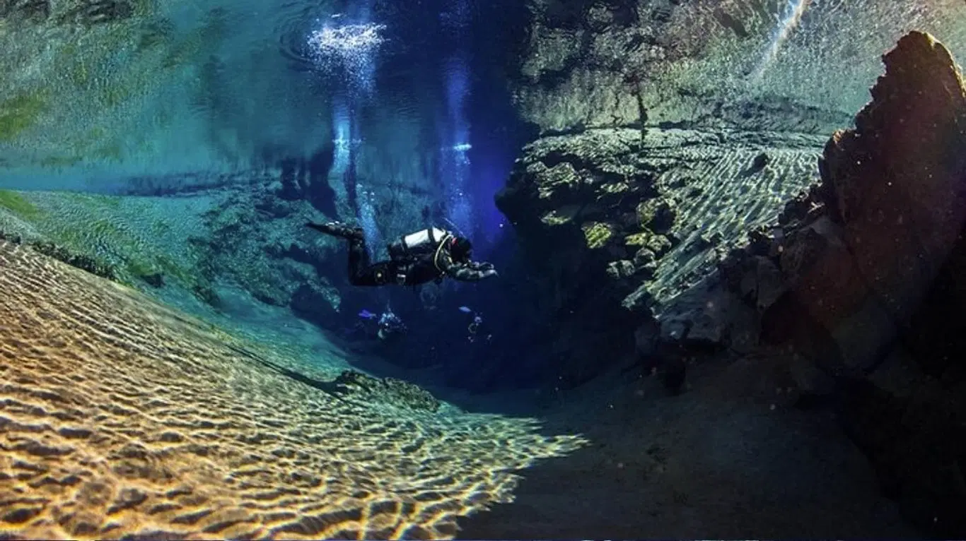 dive site with underwater topography